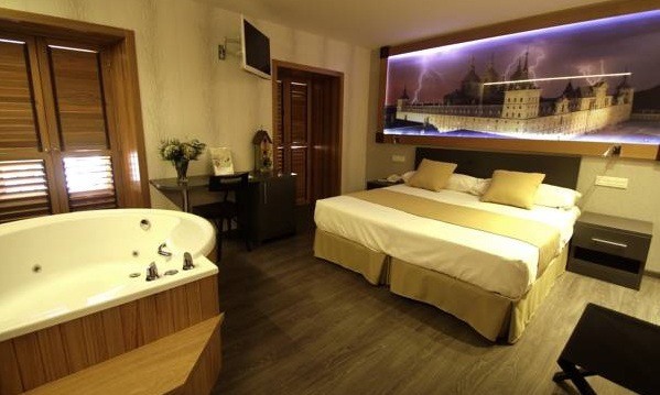 habitación romántica con jacuzzi del Hotel De Martin