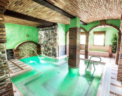 Foto del maravilloso spa con estilo rústico y diversos servicios de relajación.
