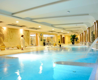 Piscina de hidromasaje del spa ubicado en el hotel Beatriz en Toledo